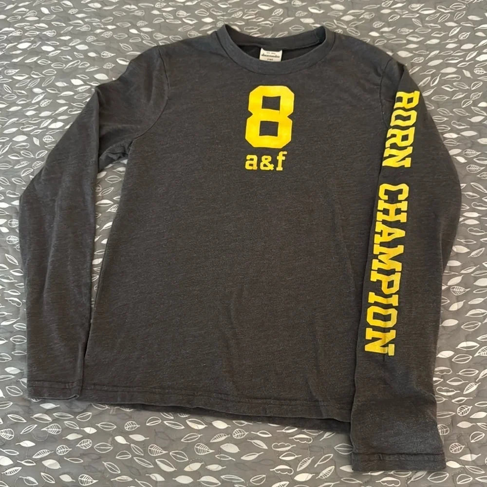 ABERCROMBIE KIDS long-sleeve graphic tee, Large